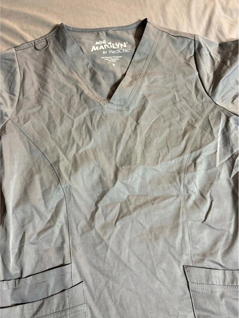 Marilyn Mini Marilyn by MedCouture Gray Scrub Top Size Small Like New